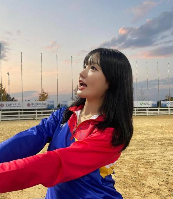 최홍라