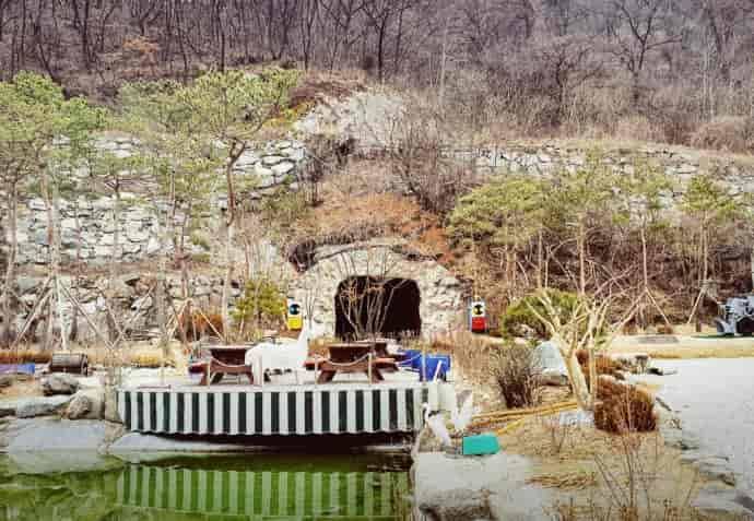 충주 활옥동굴