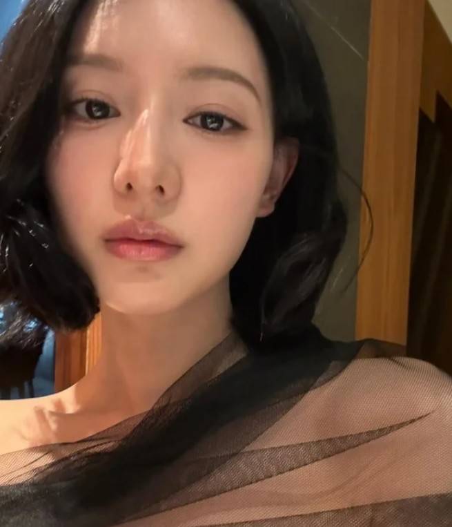 배우 김지원